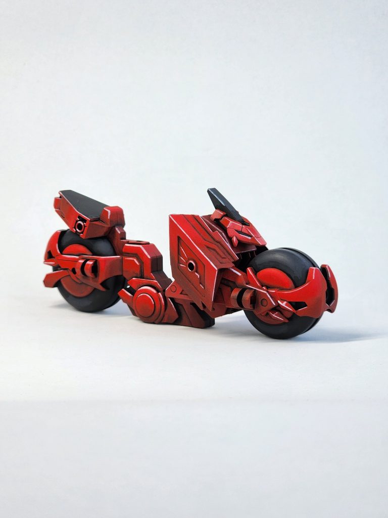 「SD Trinity Bike」​​を目にした瞬間、一目惚れしました。『AKIRA』に登場するバイクを彷彿とさせるものがあったので、すぐに赤く塗装したいと思いました。When I saw the SD Trinity Bike, it was love at first sight. I knew instantly that I wanted to paint it red because it reminded me of the bike from Akira.&nbsp;