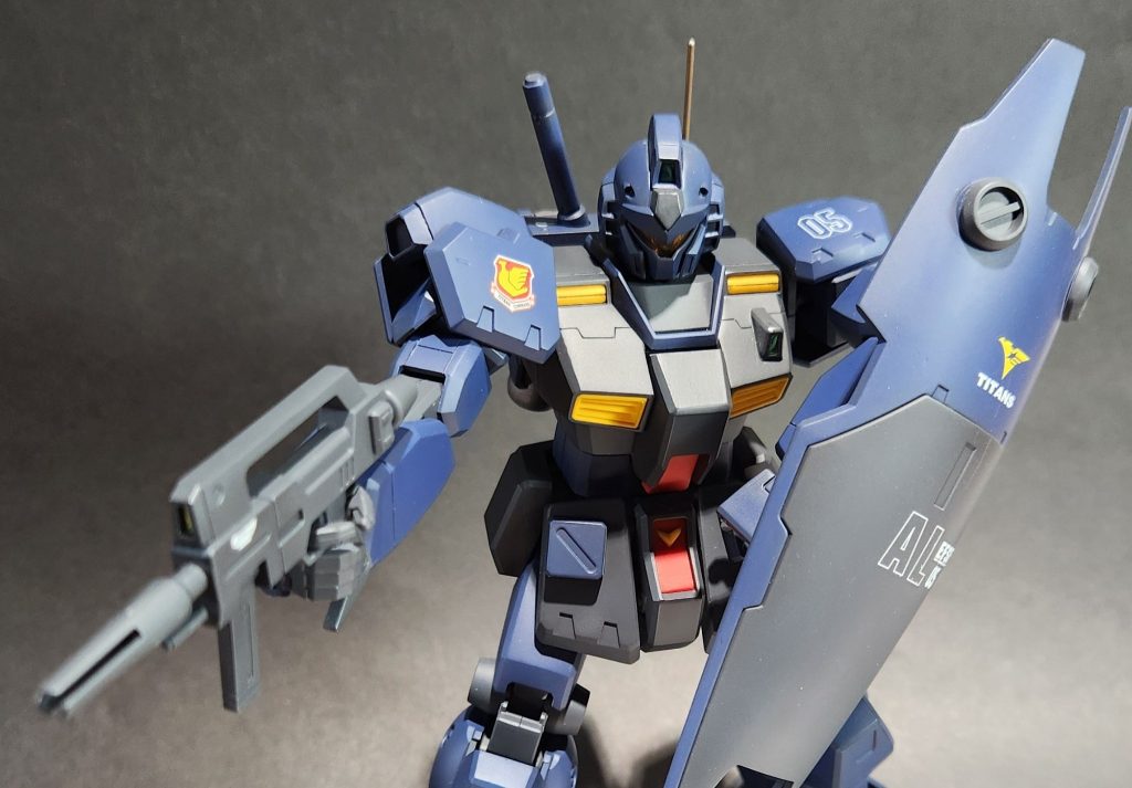 武装はジムライフルとビームライフルを制作しました。武器の塗装はどちらが合うのか試したくて変えています。