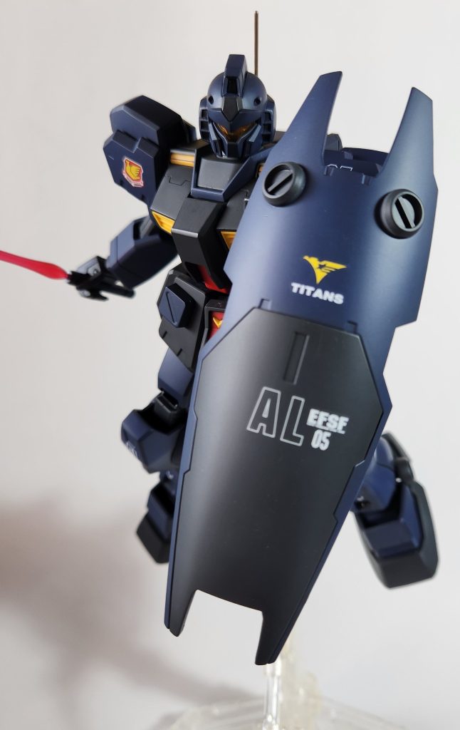 ビームサーベルを抜く描写で撮影しました。クゥエルのデザインは私的には討伐部隊って感じがして、よく考えられているデザインだなぁと思っています。