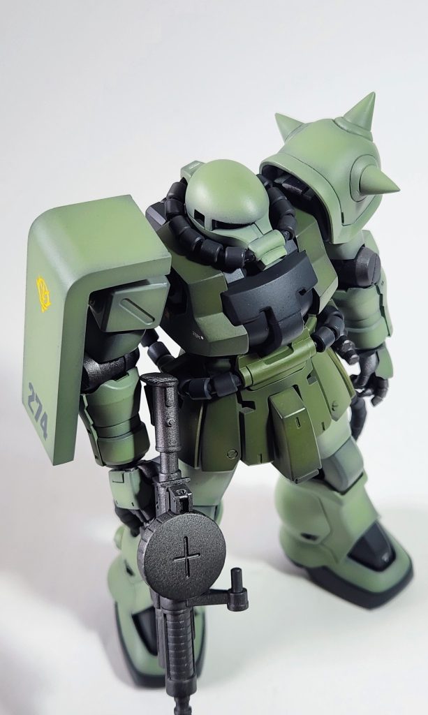 F2のデザインも格好良いですし、キットの出来も凄く良い上に組み立てやすい名作だと思っています。カラーリングは調色で作りましたが、今回自分のイメージした色まで、結構順調に辿り着けました。いつもよりグラデーションは強めにしてみました。