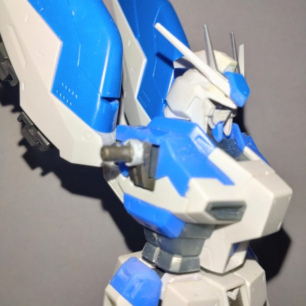 HGのHi-νガンダムとEGのνガンダムをミキシングしたのがきっかけで今回の作品を作成しようと思った所存ですというのも上記に2機のミキシングを行なった結果、ド派手に失敗、上半身はゴリマッチョなのに脚は短く若干細くて心もとない感じになってしまい、しばらく寝かせておりました写真２枚目がそれです&nbsp;2枚以降が今回、手を出した分です今回はHGのHi-νとMGのHi-ν Version KａじゃないほうですねとEGのνとのミキシングですまぁEGのνは太ももだけですが、、、MGのHi-νはファンネル、テールスタビライザー、肩、膝からふくらはぎまでそれ以外はHGのHi-νになりますこの写真ではそうなっておりますが最近、さらに手を加えて腕、スカートをシナンジュ・スタインのを使用したことでさらにプロポーションがいい感じになっております鋭意制作中なので完成しましたら報告致しますm(_ _;)m（3枚目）