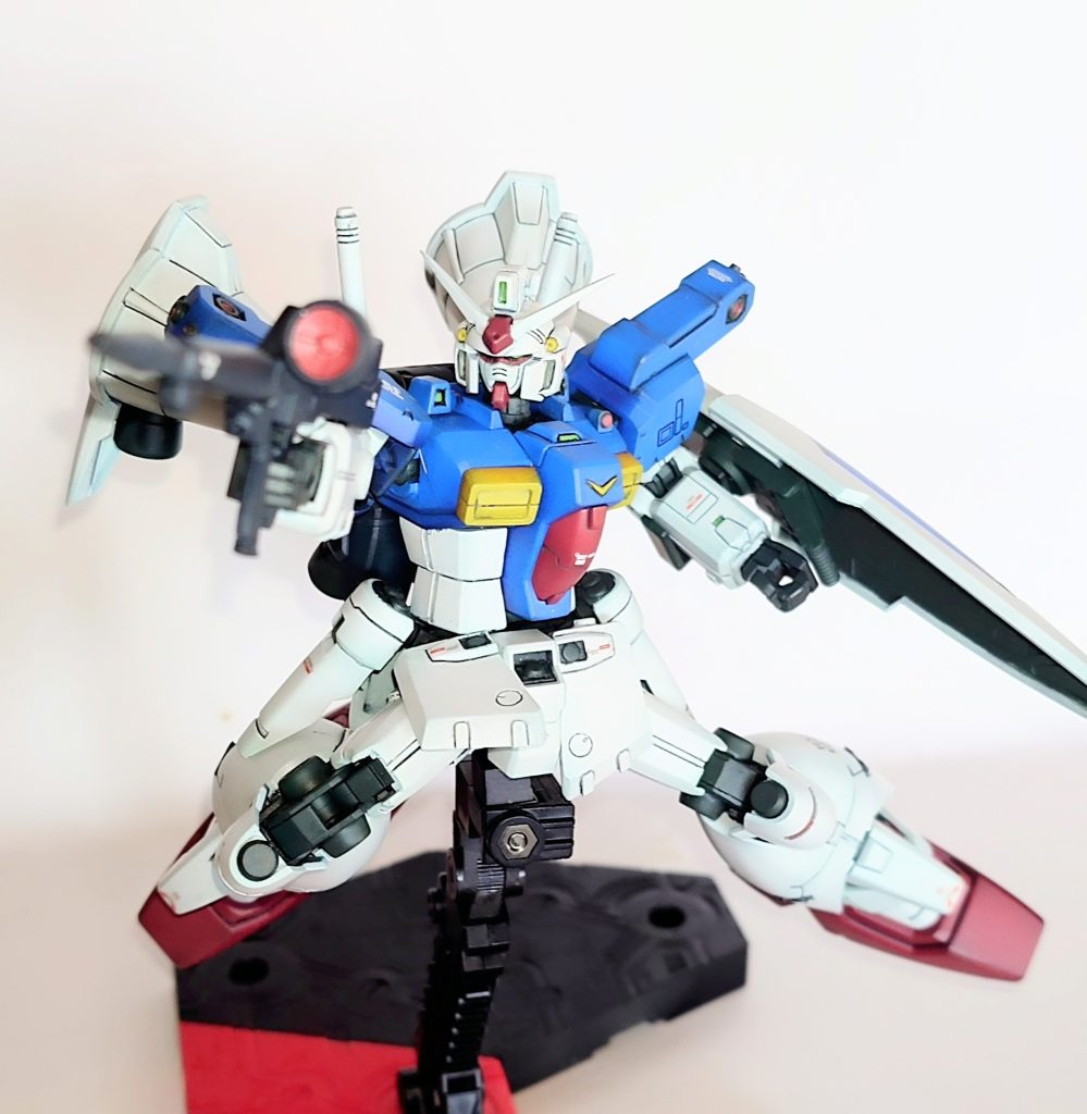 HGガンダムが芯材なのでのびのびと自由な可動が可能です。
