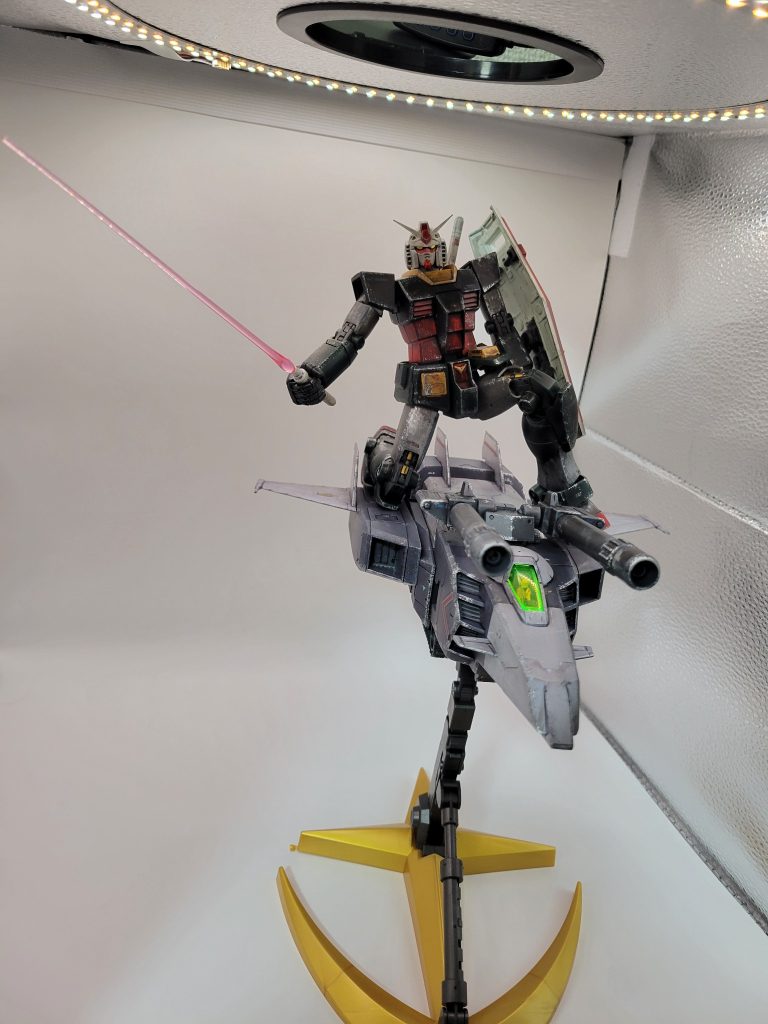 良く行く模型屋さんがお盆休みなどの連休にプレバンやガンダムベースの品物が置いてあり、丁度連邦マークの台座があったのでタイミングばっちりで購入しました😃✌&nbsp;それでは、お待たせしました！本編のGアーマーいきま～す🫡