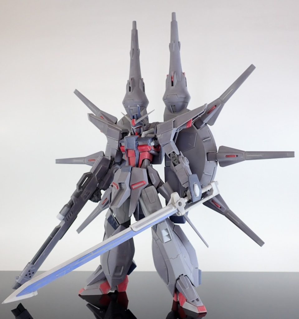 塗装前HGCEソードインパルスのエクスカリバーを持たせました。