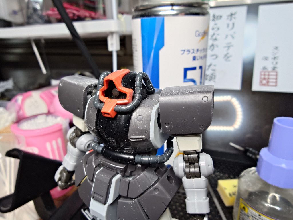 ボディ上、腕との隙間が多かったのでワイドに。首短に。