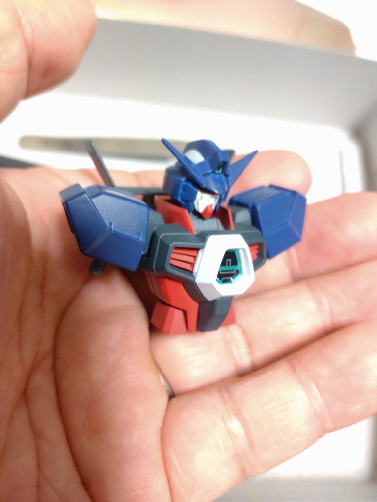手持ちのスプレーは赤、ティタブルーが二缶白、ネイビーブルー、グレーが少量適当に配色して方向性を決定🤩