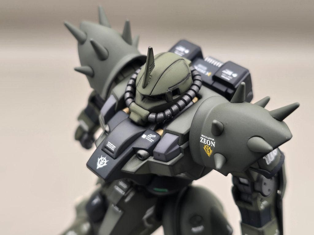 後から気がついたけど、頭部と肩アーマーのせいでアプサラス3の面影が・・・