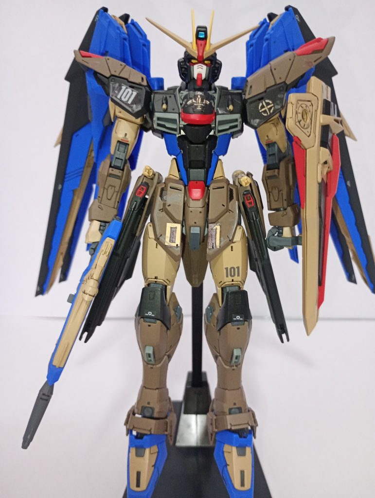Este ya es el trabajo terminado, que presenté anónimamente, en este foro. Nos vemos luego con otro Gunpla. Gracias por ver esta galería. Saludos desde México.