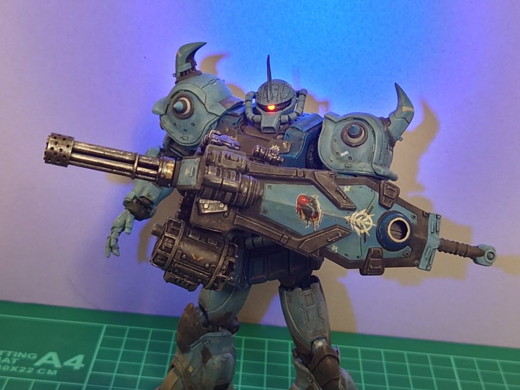6話の市街地戦のポーズモチーフです。シールドのミッドナイターズ部隊章は、友人にデータを作ってもらいました。
