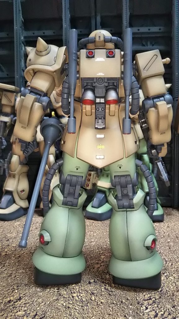 背面