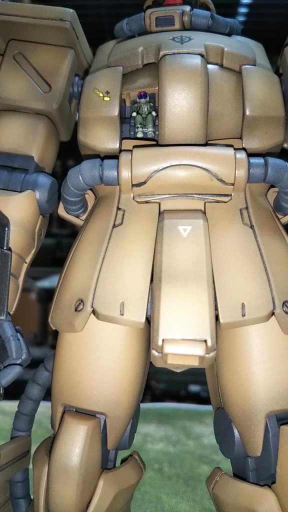 このキットにはパイロット（ジオン軍残党兵さん）がついています（ノーマルスーツ着てはいますが💦）