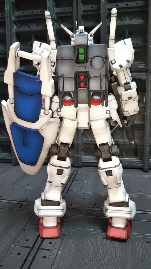 背面
