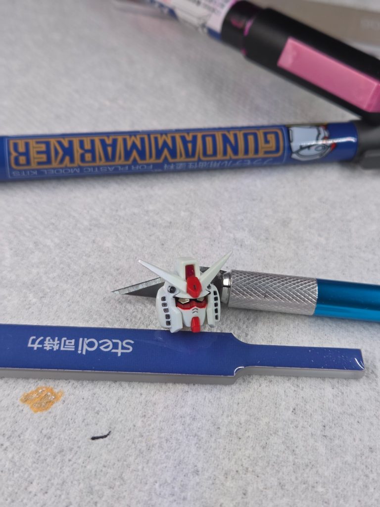 Modified head to show more of the eyes, similar to MG rx78 ver.1.5&nbsp;