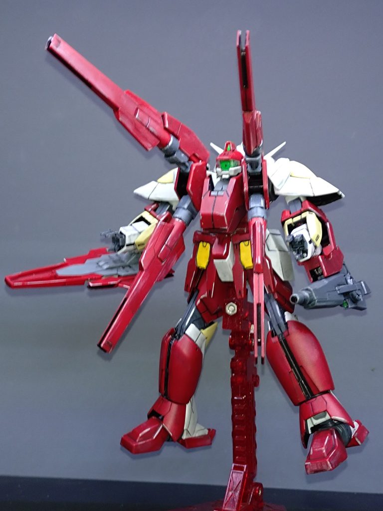 キャノン形態。膝を押し込んだら足の装甲が開くギミックに少し驚きましたw