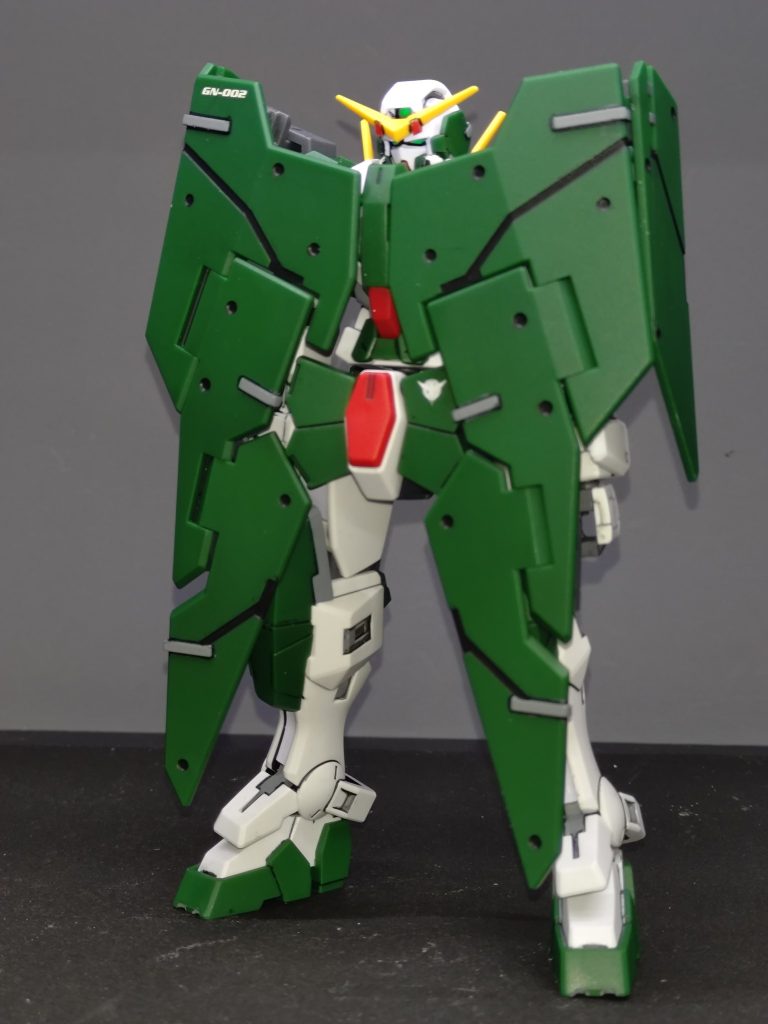 アーマー展開。ちょっとデスサイズヘル感あって好き
