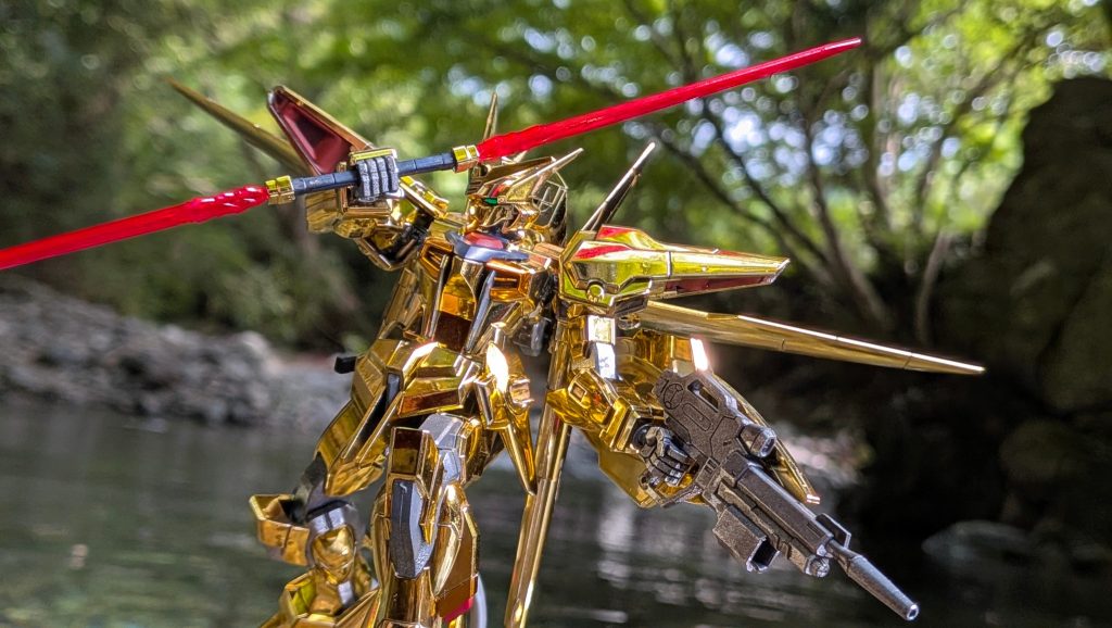 ビームサーベルを2本ガッチャンコした時に上手く直線出せずなんか違和感残ります(gundam-kao5)
