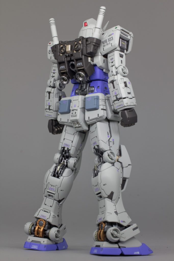 バックショットです肘は外装色で正解だったと思います。また、フレーム画像の時はフレーム色だったんですが、脹ら脛下部のフィン付きダクト枠等も外装色としたことで凄くスッキリしたと思います