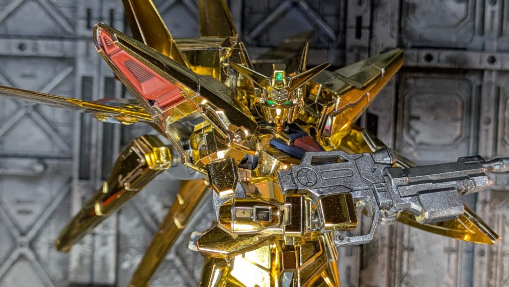 メッキ暁オオワシ装備–6枚目/制作者：Mio キャンプ場＆ガンプラ