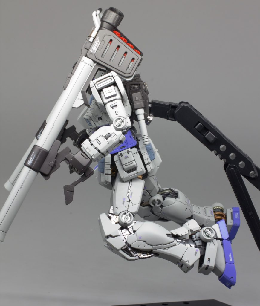 脛の内部フレームもチマチマ塗り分けてます（笑）