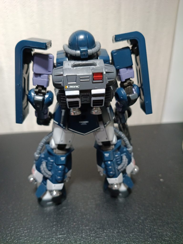 所々にMGバンシィＶｅｒ．Kaのデカールもちょいちょい付けて高級感を出してみました(zaku-kao2)バックパックのアーチ状の部分は、制作当初から折れてたみたいで再接着されてて自分が手直ししようとした時にまた折れて再接着しましたが、上半身を外そうとしたらまた折れたので埋めました&nbsp;