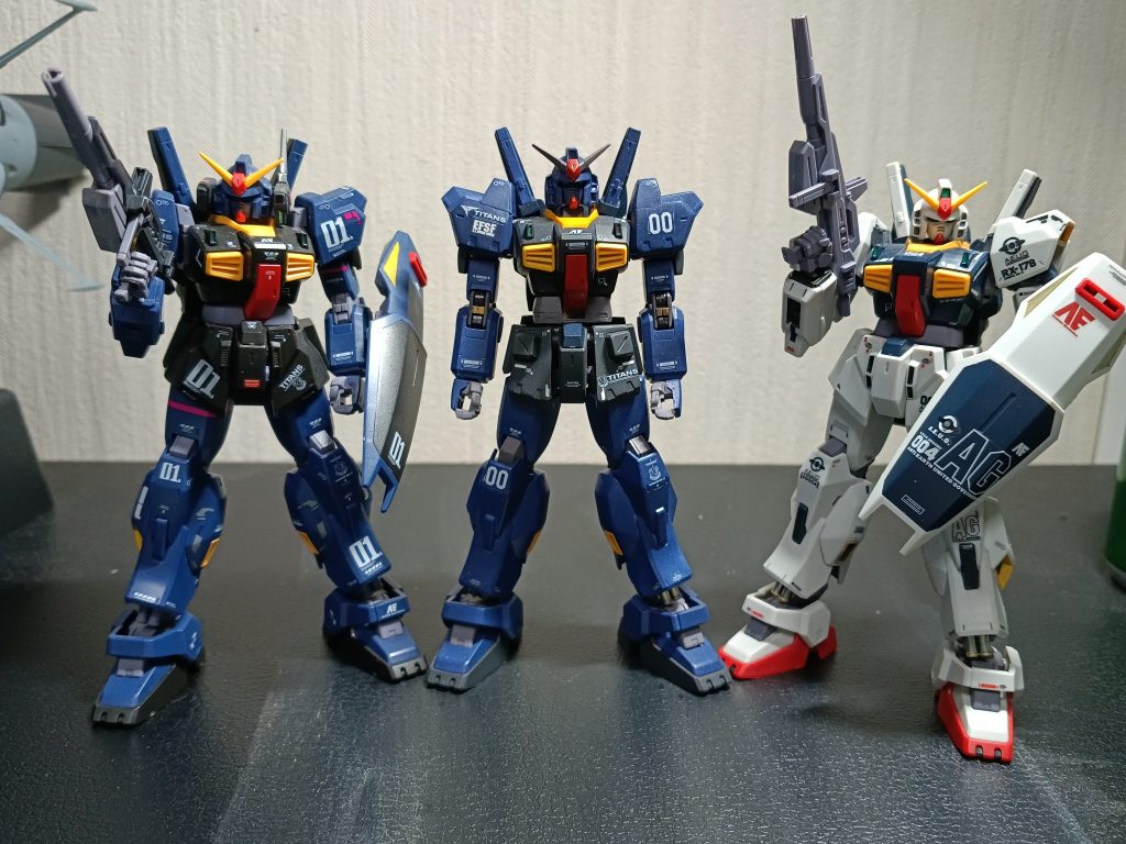 エゥーゴ仕様とも撮ってみました色、形、が違うだけでも別機体感が出ていて見栄えがいいです！塗装は、親父にやって貰いました。（文章打つのが下手くそですみません(zaku-kao4)）今度は、何を直そうかな(zaku-kao8)