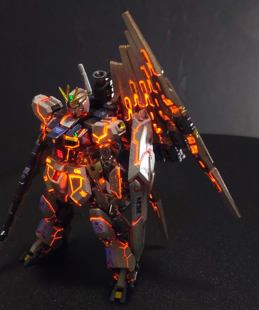 PH6のνガンダムはこの角度がフォトジェニックでしょうかね。