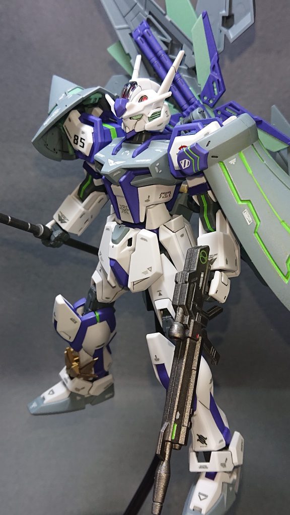 頭部 &nbsp; &nbsp;　　　：エアリアル胴体 &nbsp; 　　　 ：ストライク腰部 &nbsp;　　　 &nbsp;：ストライク肩 &nbsp; &nbsp;　　　　：ストライク+30MF腕部 &nbsp;　　　 &nbsp;：ストライク脚部 &nbsp; &nbsp;　　　：ストライク+30MFバックパック：なし武装 &nbsp; 　　　 ：オリジナルロッド(30MF)&nbsp; &nbsp; &nbsp;　　　　　　ビームライフル(ストライク)&nbsp; &nbsp; &nbsp;　　　　　　アームド・アーマーDE(バンシィノルン)