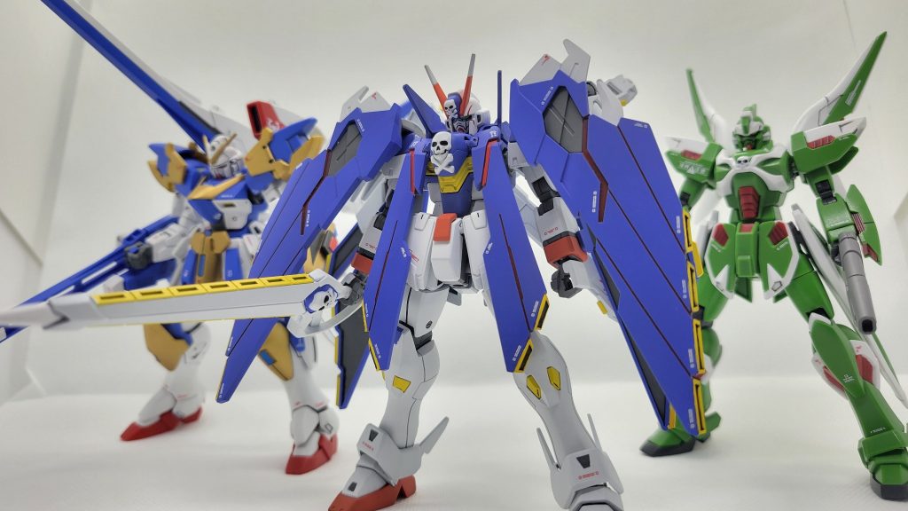 カラーレシピブルー : ガイアノーツ　コバルトブルーオレンジ : ガイアノーツ　スカーレットイエロー :　クレオス　ガンダムカラーMSイエローホワイト:　ガイアノーツ　Ex-ホワイトサフ(間接色) :　メカサフ　ライトスミイレ:　タミヤ　スミイレ塗料(ブラック)トップコートはスムースクリアー仕上げました。サーベル色:　クレオス　水性蛍光ピンク12月から初めて、仕事が忙しすぎ5ヵ月も掛かってしまいました。ムラマサブラスターとフルクロスの塗り訳が地獄でした。