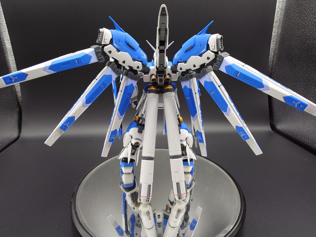 部分塗装 Hi νガンダム–4枚目/制作者：たーぼたーぼ