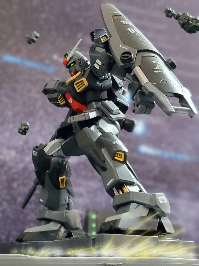 バスク大佐は逃走する艦艇の行き先はエゥーゴの拠点では？と考え、ニヤリと口元を緩ませながらMS部隊の発艦を命じる。『いいか、貴様ら❕不審艦艇の戦闘力を奪え‼️全滅はさせるなよ…。』ハイザック部隊が次々に発艦する中、ゼロ・ムラサメのガンダムMk-II試作0号機にも出撃命令が下る。