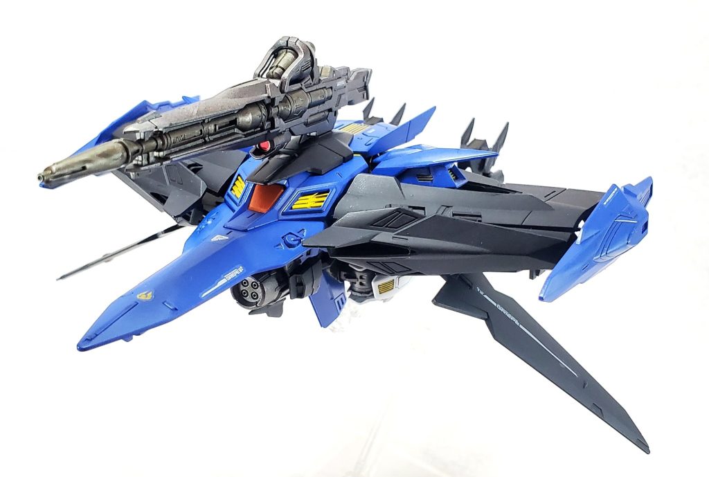 機首にライフル付けちゃうとバスターメガ粒子砲使えなそうなのと、足首がそのままなのが嫌なんで踵を変形させてます。