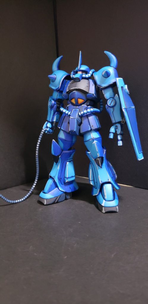 ファーストでも屈指の人気を誇るグフを今更ながら完成させました。両肩スパイクでムチと剣で白兵戦をしかけてくるグフは初見から大ファンになりました。