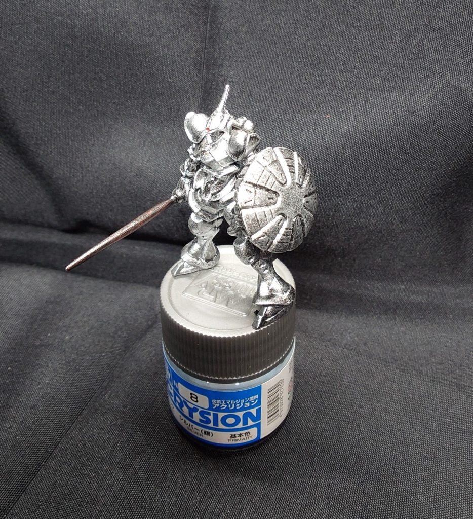 ジークアクス グミのエグザベ専用ギャンを塗装してみました。小さなキットですので、自分の技量と相談しながら表現できる内容で製作しました。小さいながら重量感は表現できたかなと思っています。