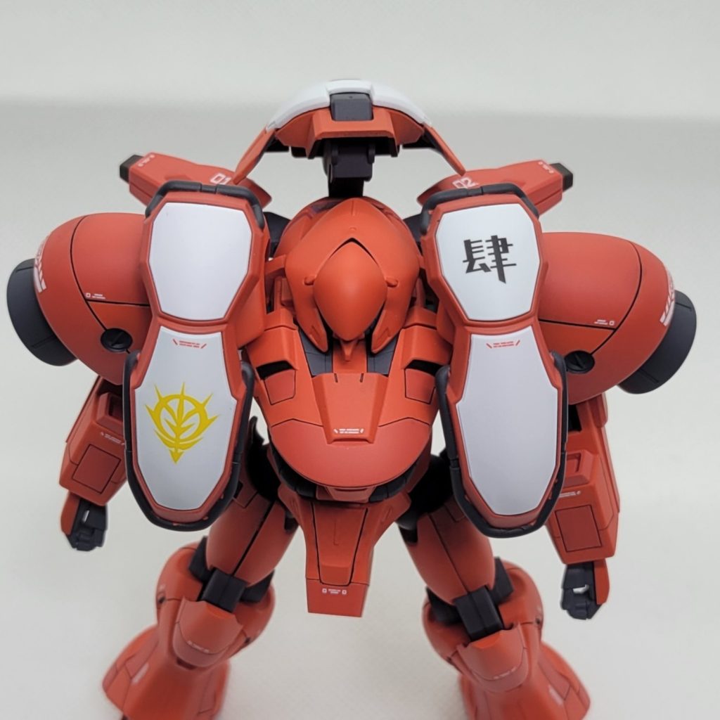 ＜カラーレシピ＞・全体メイン赤：ガイアノーツスカーレット(ラッカー）・暗め赤：クレオスアニメカラーピンク(ラッカー）・関節、スラスター：メカサフヘビィ(ラッカー）・スミイレ、バーニア：タミヤブラック（エナメル）・トップコート：スムースクリアー(ラッカー）