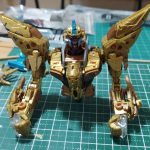 完成と云ってもフレームの話です。頭部と肩部を作り、両腕、胸部と合体。頭頂と肩のス[…]