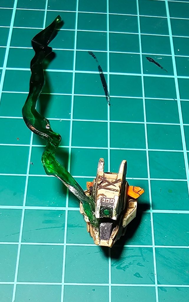 頭部正面カット頭部センサーと左目のみシールとレジンで製作してます!!細かくてさすがに塗れない…(笑)&nbsp;