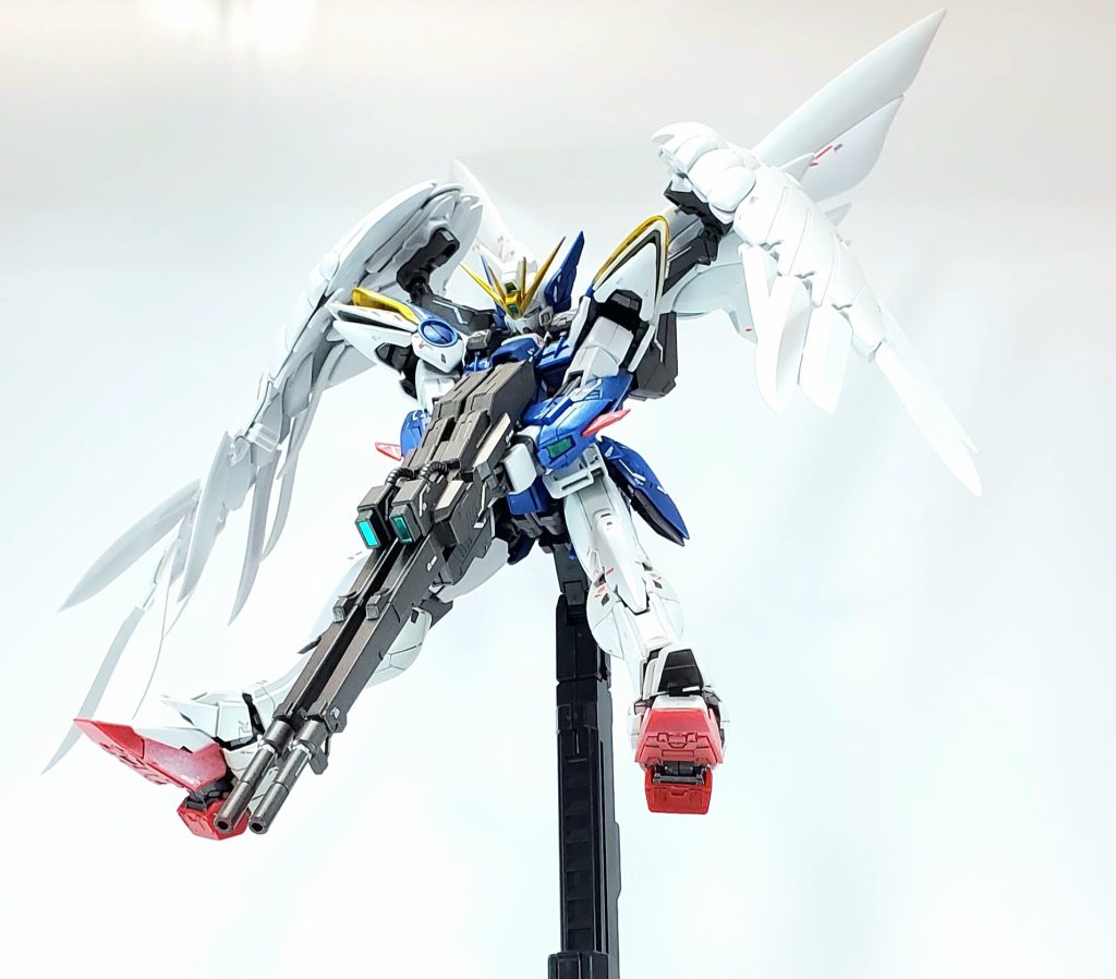 ランナー塗装でキツくなった関節にシリコンスプレーを吹いたら逆に関節よわよわになってしまって写真撮るのも一苦労ですわ。