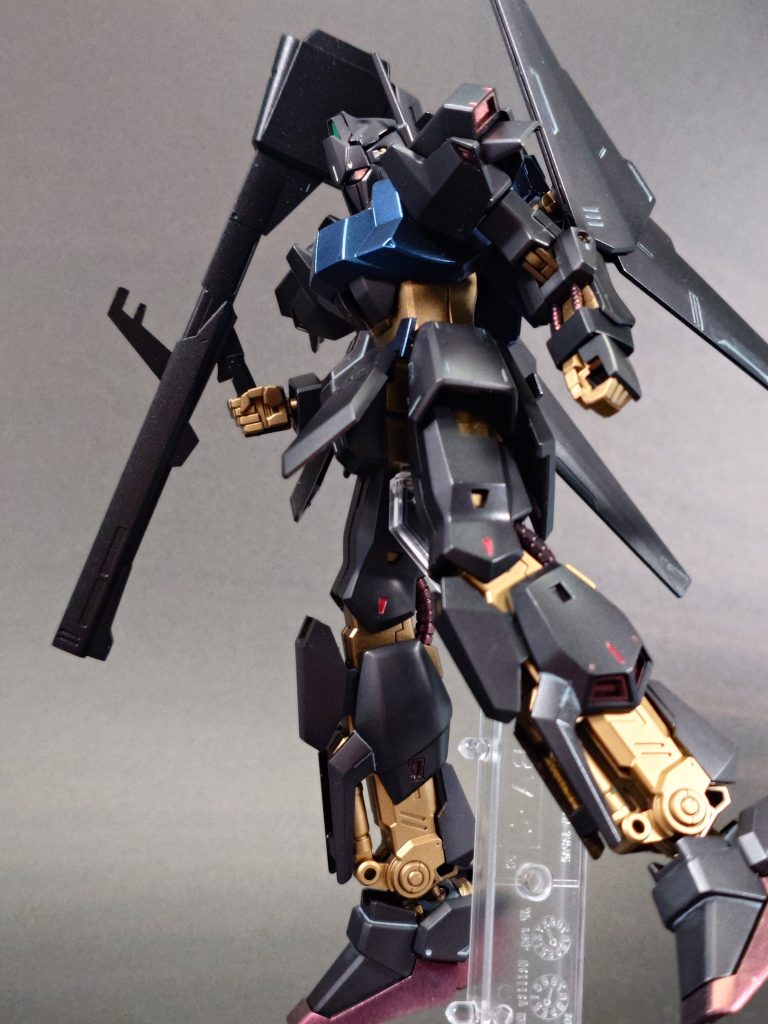 下地：ウイノーブラック装甲：グラファイトブラックフレーム：ブルーゴールド青：XC05 サファイアブルー赤：XC03 ルビーレッド武器：アルマイトブラックスミ：グレーエナメル金：チタンゴールドエナメル赤：エナメル赤