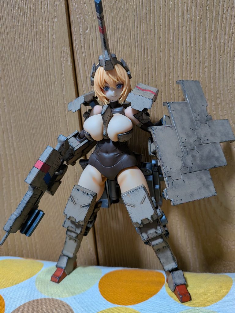 以上でアッシマーでした美プラと一緒に作っていたので完成が遅れてしまいましたが無事出来て良かった。ちなみに作っていた美プラはコトブキヤの輝鎚・甲ちゃんで武装モードの外装パーツにガンプラでよくやってるウェザリングを施しました(gundam-kao6)次回は最近ルー・ルカのアクスタやアセベやトレカ色々購入していて更にルー・ルカのパーソナルマークが付属する宇宙世紀スペシャルマークセット入手したのでHGUC Zガンダム（リヴァイブ版）を製作していきます。