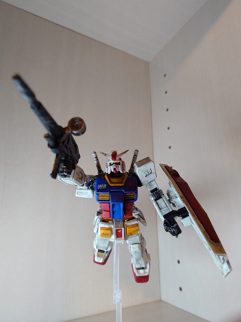 　宇宙を飛びながら射撃しているシーンを再現したくて、台座に付けました