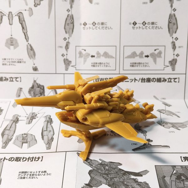 下ごしらえだけで大変。固定で2個使ってモビルスーツとスターファイター両方作っちゃえば？と仰る皆さんのコメントに、深く納得。ポロリ多くてイライラ(笑)モスク・ハン博士にネオ・ジム・マグネットコーティングで助けてもらおっと。（2枚目）