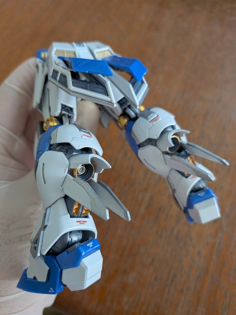 RG Hi-νガンダム–3枚目/制作者：tos