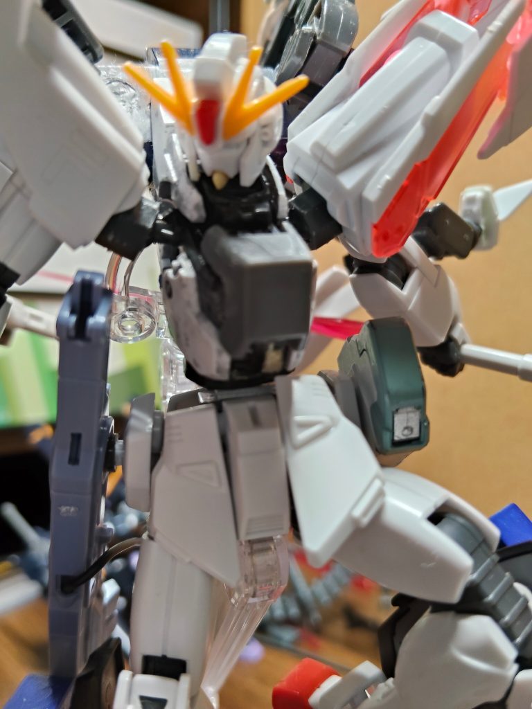 進捗その1まだ引き続き改造中のF91ですが、前々から胸部のデザインが自分的には好きでは無かったので、デザインを変更しました。