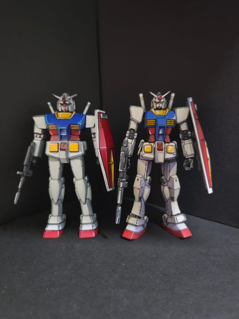 よく私の投稿でエキストラで出てくるリバイブ版HGのガンダムとの並びです。&nbsp;足の長さや頭頂高は同じです、デザインも同じははずですがアレンジが。。(笑)ビームライフルが水鉄砲サイズですね。
