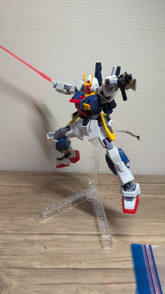 武装は、XVR-003ゼファルトランチャー、XVR-004ビームサーベル改、XVR-005ヒートブレイヴとなります