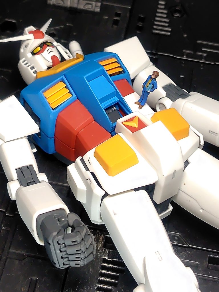 ユルユルセキュリティの最高機密兵器に乗り込むアムロ！せめてカギぐらい掛けとけよと思います(gundam-kao2)