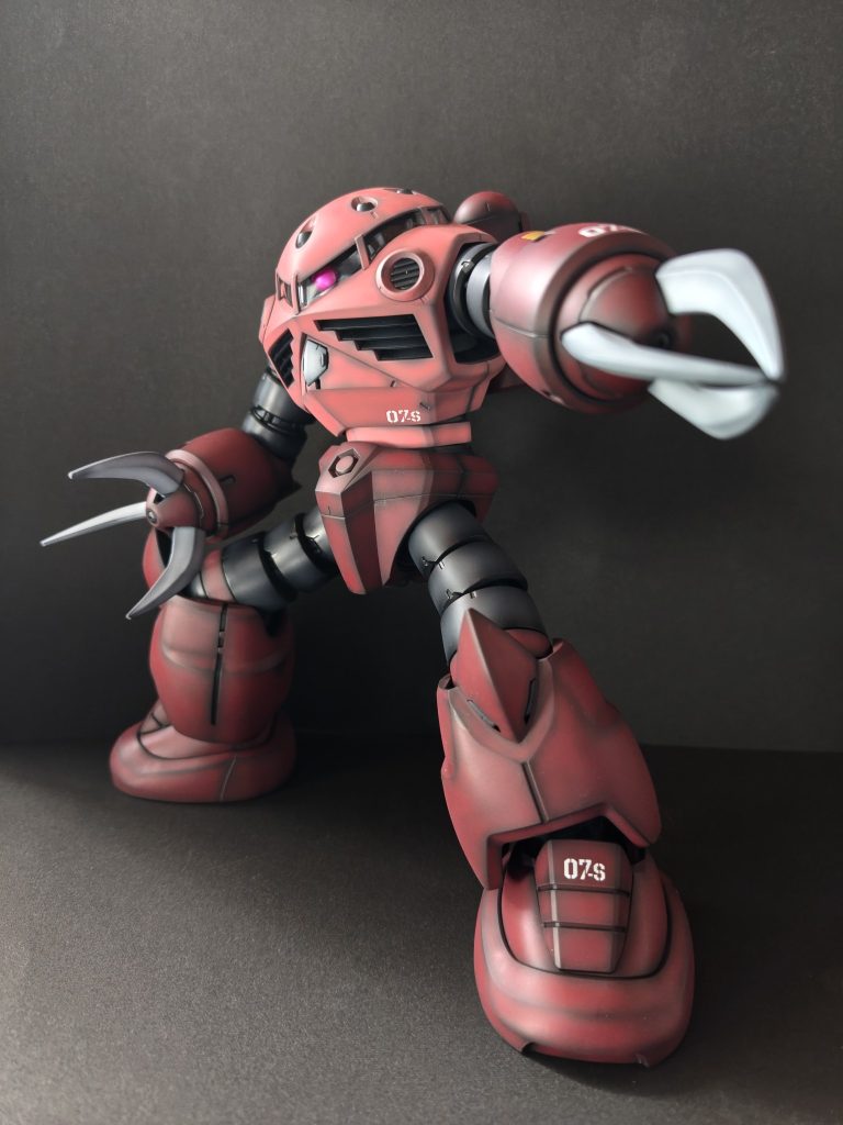 ズッゴクはクローを突き出すポージングが一番格好いいですね(zaku-kao5)