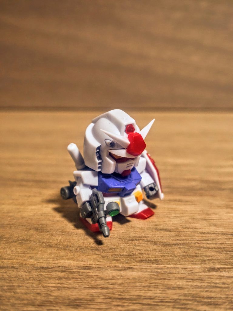 というわけで見ていきましょ。サイズは後ほど。しかし凄まじい小ささ。これでほぼ完璧な形で組上がるわけですから、バンダイ脅威のメカニズムです。コンバージでも本当に凄いと思っていましたが、まさかそれを超えてくるとは。