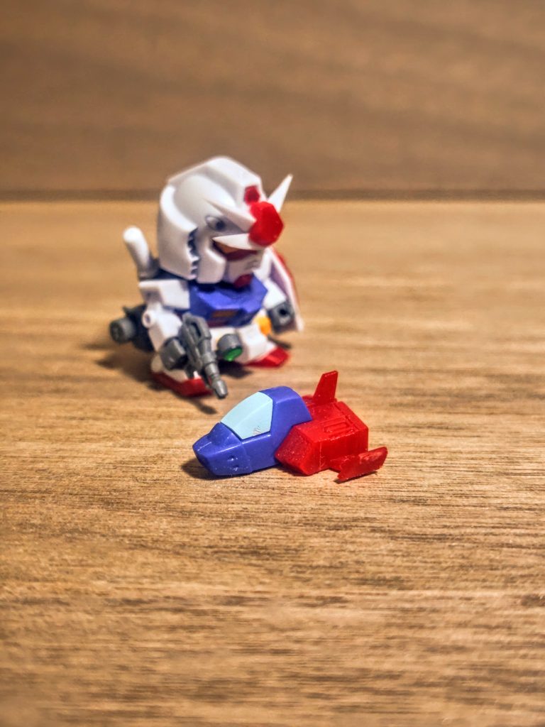 というわけでオプションパーツの方にはコアファイターが入っていました。これもまたいい感じのカラー再現。素晴らしい、素晴らしいんですが、この歳になって思うのは、「こんなもんよく私作れたな（笑）」というね。本当に折らずによく完成させれたなと（笑）。
