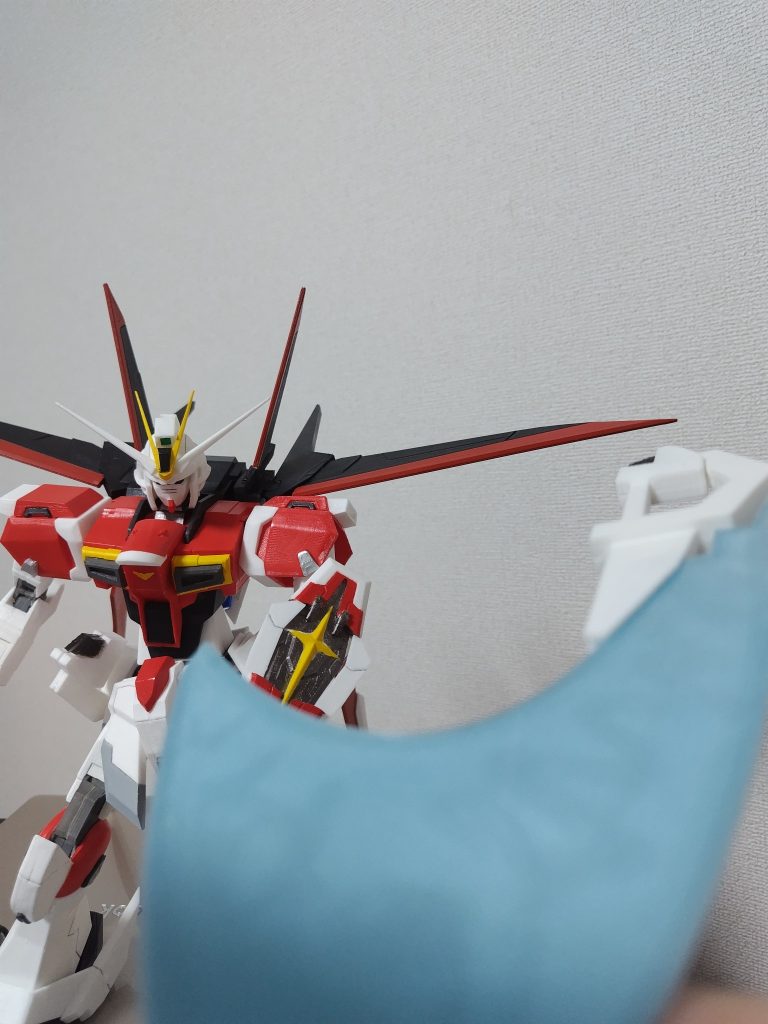 敵が距離を離そうとしたらそのままブーメランにして投擲！イモジャに同じ機能あるからできるはず